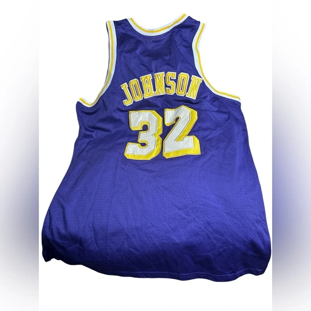 Los Angeles Lakers Away 1984-85 Magic Johnson Swingman Jersey XXL - Picture 6 of 6